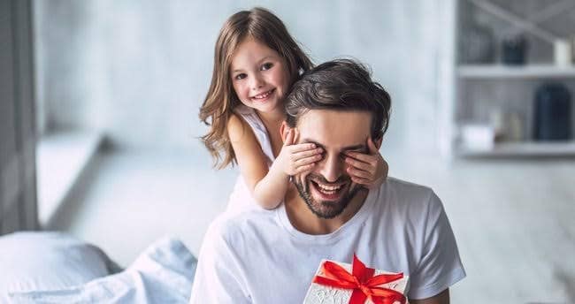 BABALAR GÜNÜ İÇİN EN BABA HEDİYELER kapak fotoğrafı