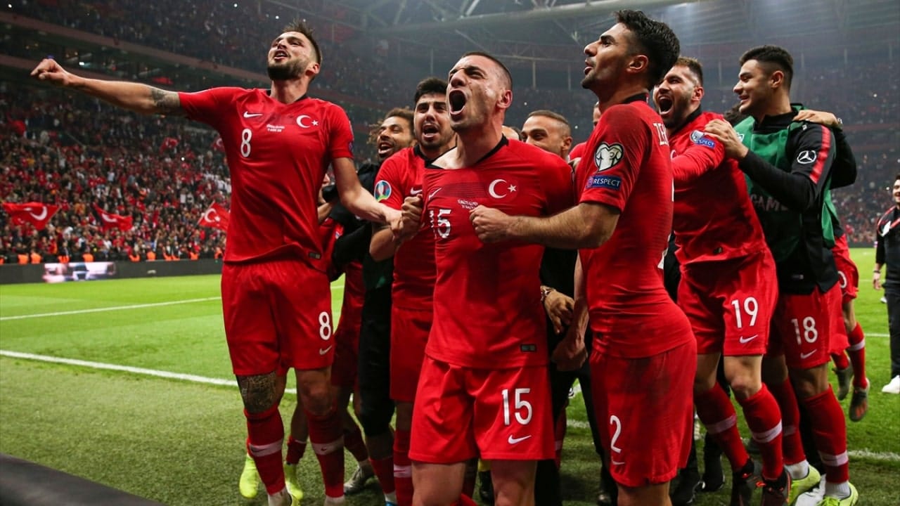 Euro 2020 Finali Öncesi Futbol ve Sistem Üzerine kapak fotoğrafı