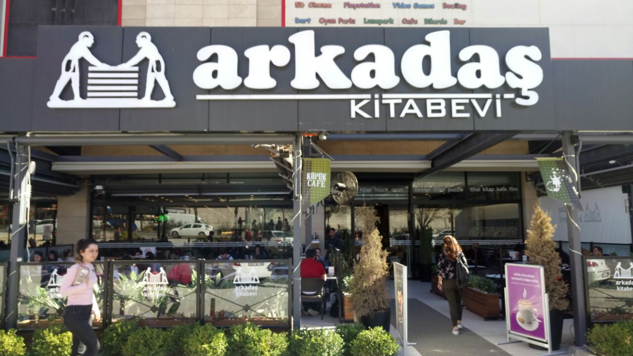 ÇOCUKLAR, PAPALAGİ VE BEN kapak fotoğrafı