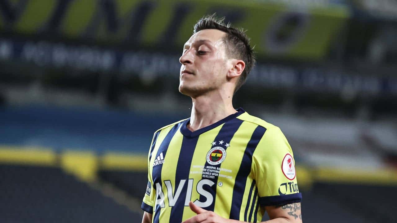 Mesut Olmak ve Mesut'u Almak Sorunsalı kapak fotoğrafı
